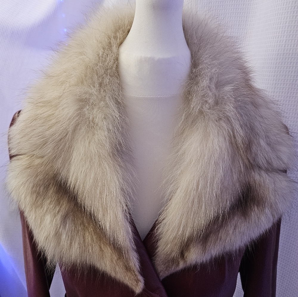 Vintage Plum Burgundy Belted Leather Jacket with Faux Fur Collar - Picture 7 of 10
